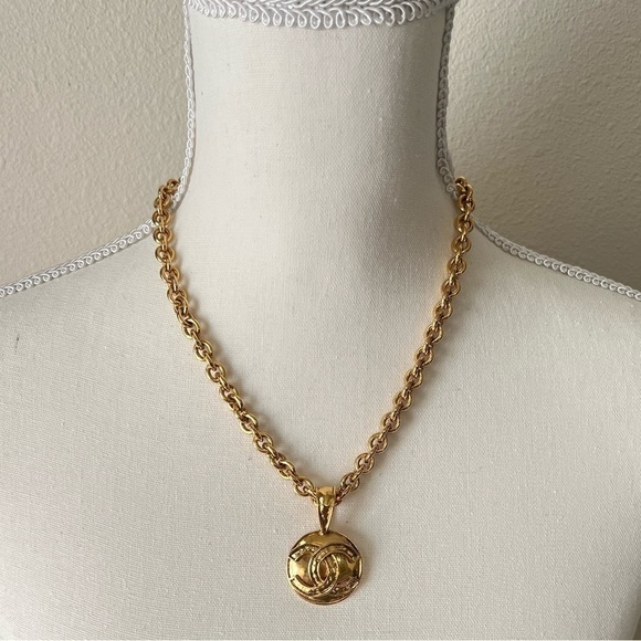 Chanel Vintage Gold CC Medallion Pendant Necklace